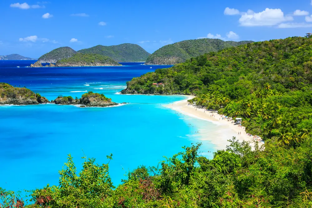 Gorgeous white sand beaches of Trunk Bay in St. John, taken during the overall best time to visit