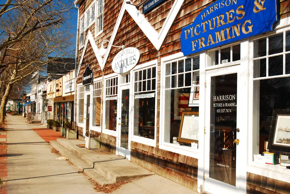 Photo of empty shops in the middle of winter, one of the least busy times to visit the Hamptons