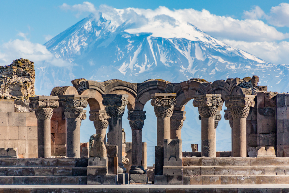 Ερείπια ναού Zvartnos στο Ερεβάν για ένα κομμάτι που απαντά στην ερώτηση Είναι η Αρμενία ασφαλής