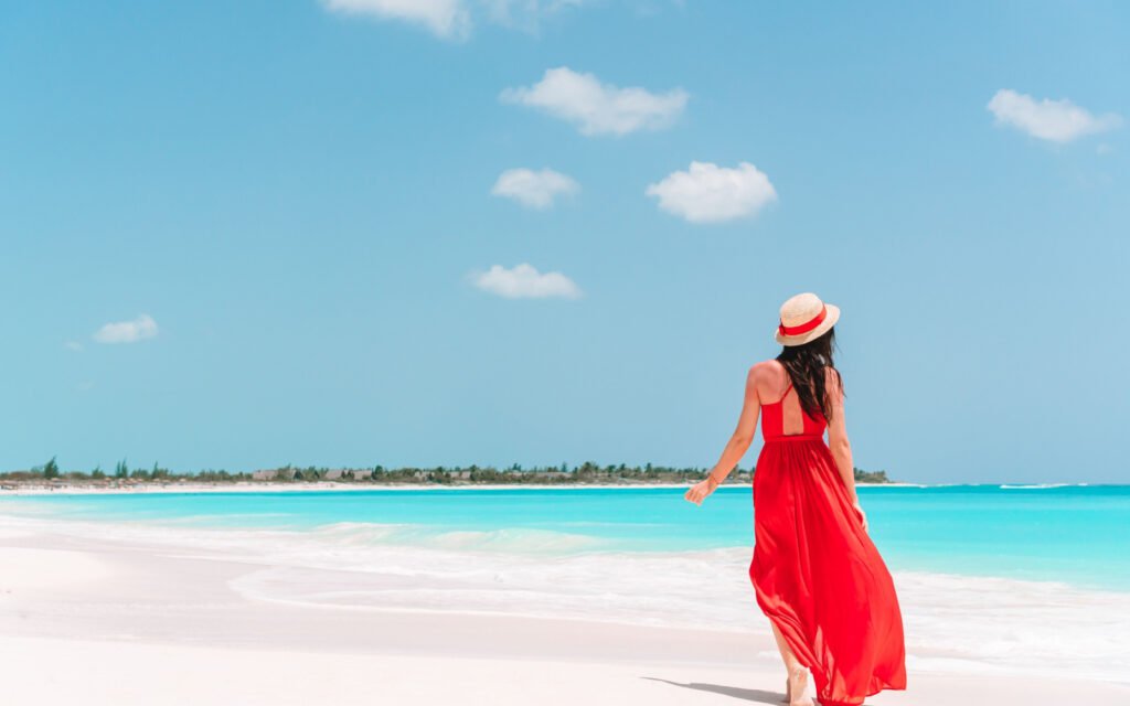 What to Wear to the Bahamas (2023 Packing Guide)