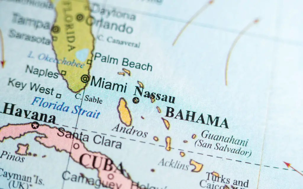 Πόσα νησιά υπάρχουν στις Μπαχάμες;
